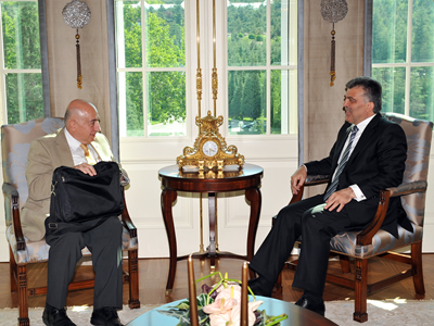 Cumhurbaşkanı Gül, Kültür ve Turizm Eski Bakanı Titiz'i Kabul Etti